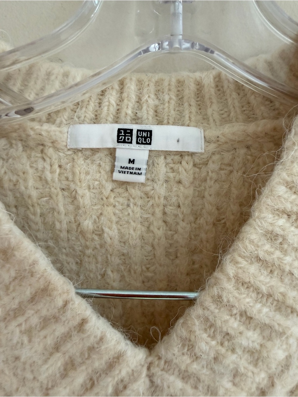 Uniqlo Cream V-Neck Ribbed Knit Sweater - Picture 2 of 4